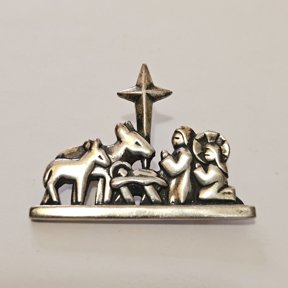 James Avery - Sterling Silver Nativity Scene Brooch (Retired)